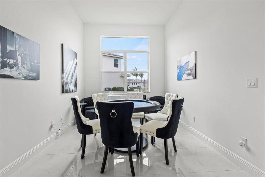 For Sale: $800,000 (3 beds, 3 baths, 2490 Square Feet)