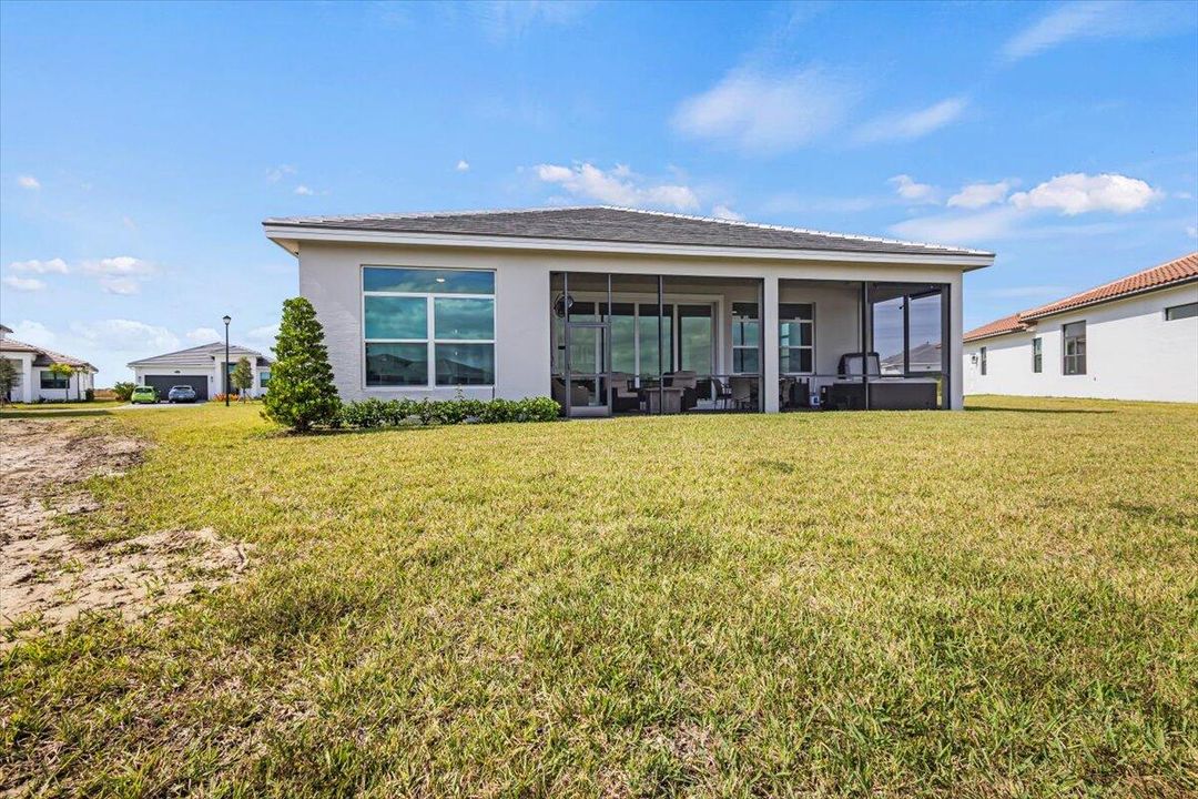 For Sale: $800,000 (3 beds, 3 baths, 2490 Square Feet)