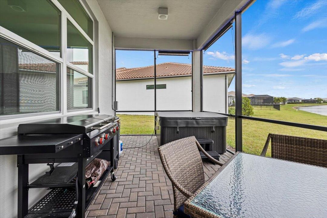 For Sale: $800,000 (3 beds, 3 baths, 2490 Square Feet)