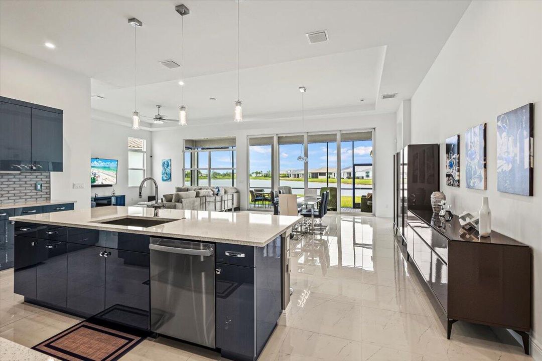 For Sale: $800,000 (3 beds, 3 baths, 2490 Square Feet)