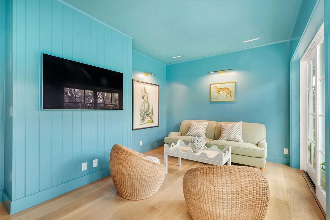 For Rent: $45,000 (3 beds, 2 baths, 2012 Square Feet)