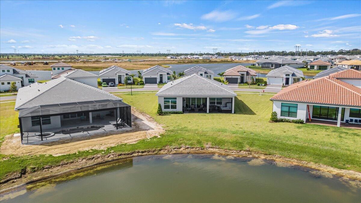 For Sale: $800,000 (3 beds, 3 baths, 2490 Square Feet)