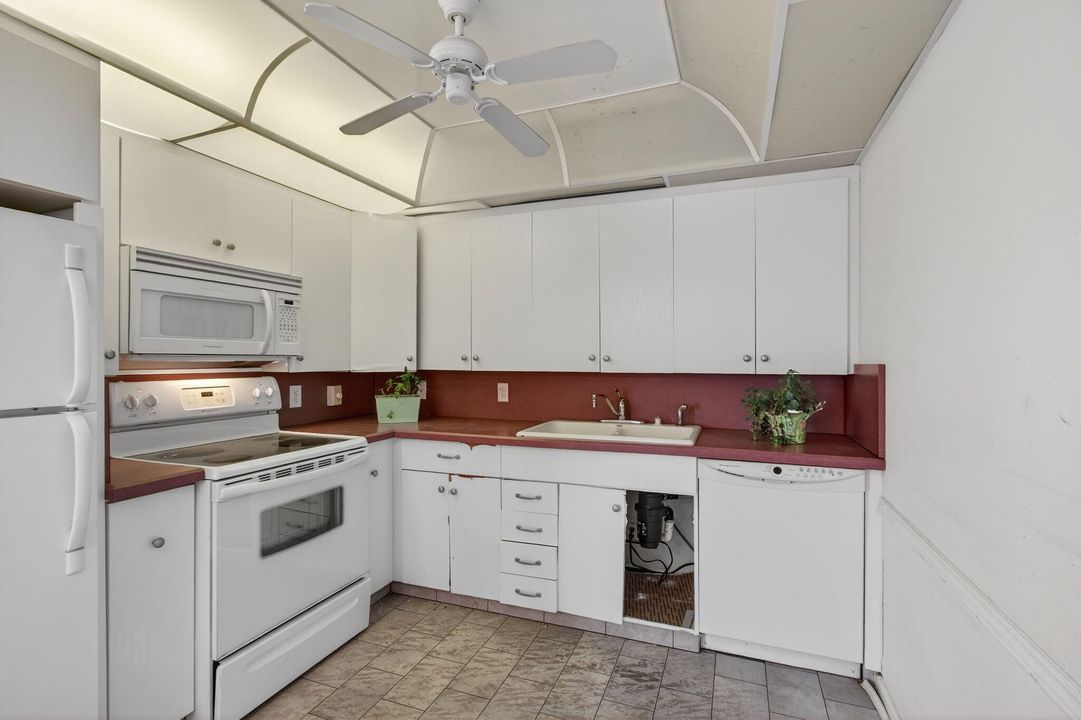 En Venta: $99,999 (2 camas, 2 baños, 896 Pies cuadrados)