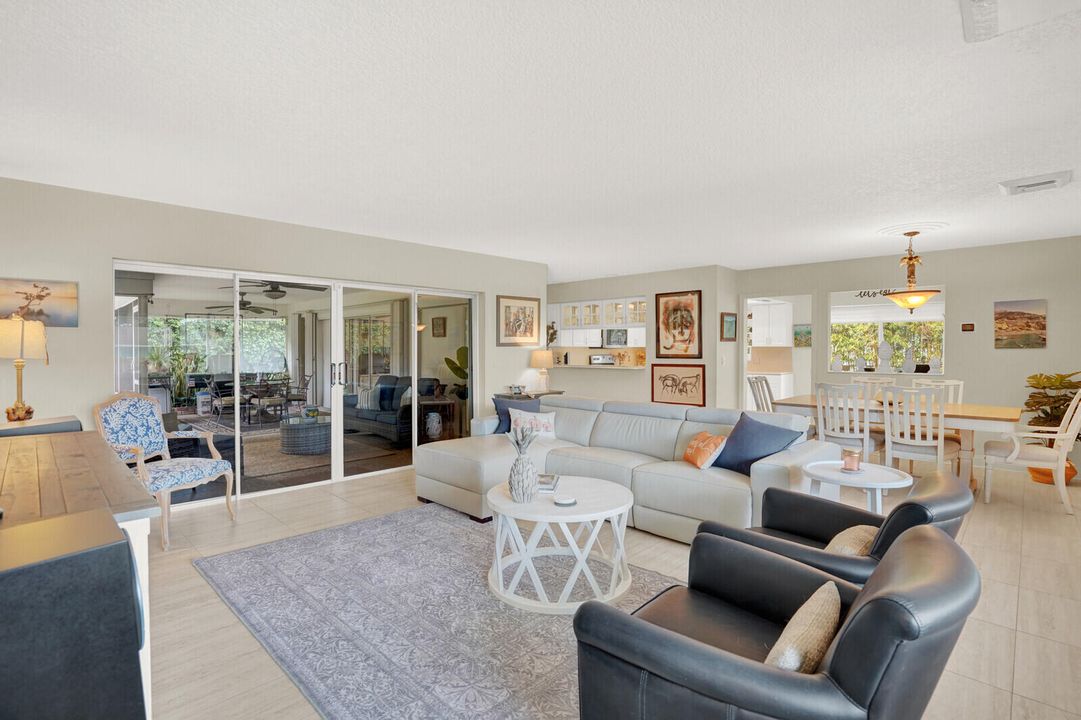 待售: $719,000 (2 贝兹, 2 浴室, 1913 平方英尺)