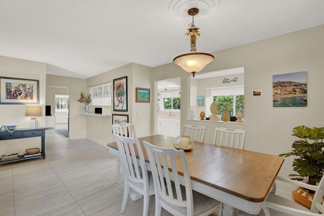 待售: $719,000 (2 贝兹, 2 浴室, 1913 平方英尺)