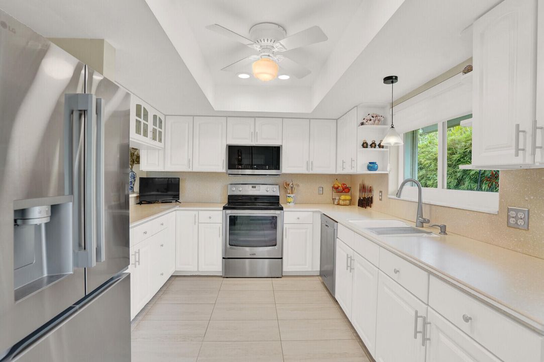 待售: $719,000 (2 贝兹, 2 浴室, 1913 平方英尺)