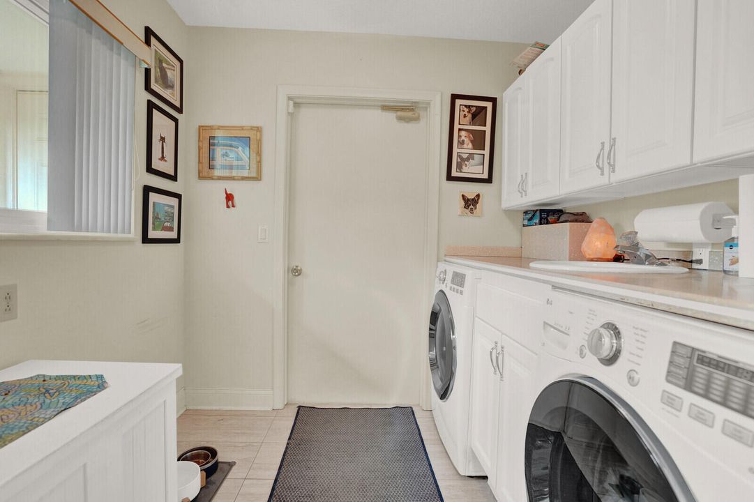 待售: $719,000 (2 贝兹, 2 浴室, 1913 平方英尺)