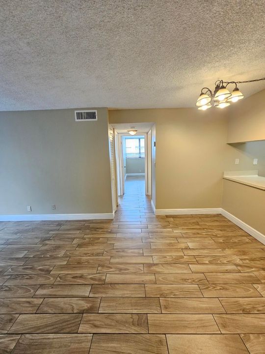 На продажу: $169,500 (2 спален, 1 ванн, 850 Квадратных фут)