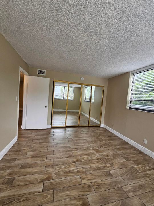 На продажу: $169,500 (2 спален, 1 ванн, 850 Квадратных фут)