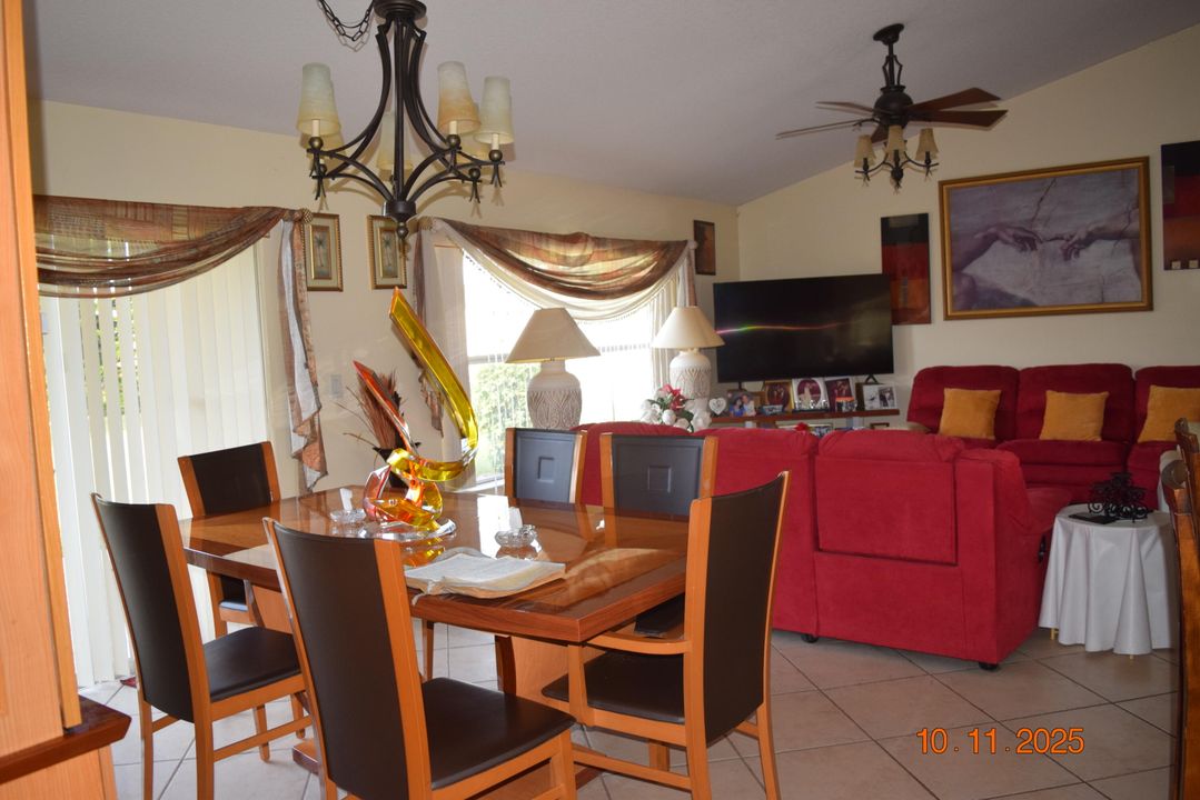 Activo con contrato: $2,300 (3 camas, 2 baños, 1477 Pies cuadrados)