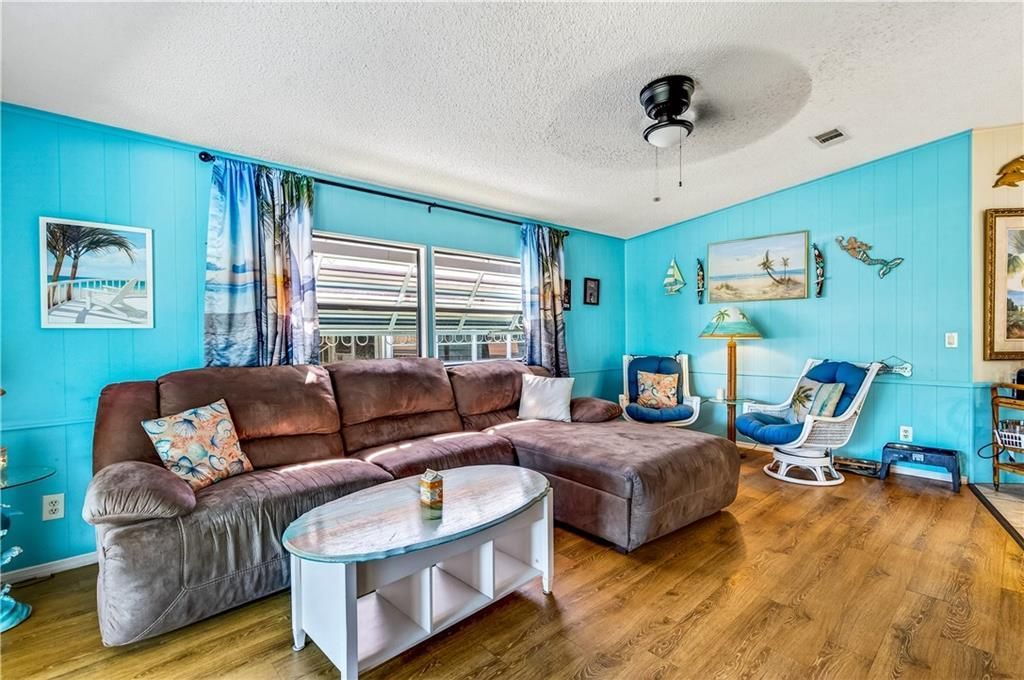 待售: $189,750 (2 贝兹, 2 浴室, 1419 平方英尺)