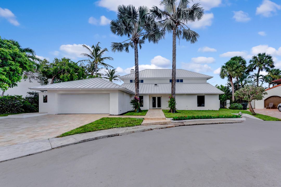 For Sale: $3,650,000 (4 beds, 4 baths, 3835 Square Feet)