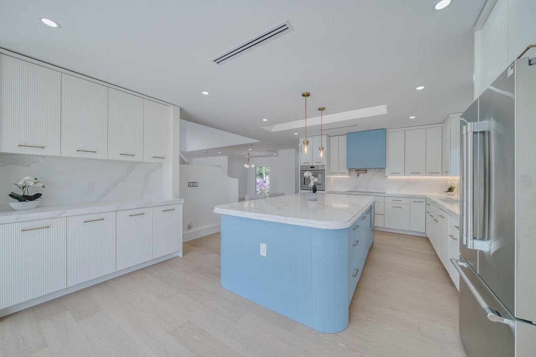 For Sale: $3,650,000 (4 beds, 4 baths, 3835 Square Feet)