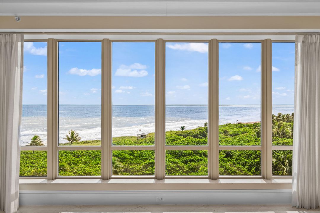 For Sale: $3,175,000 (3 beds, 3 baths, 4069 Square Feet)