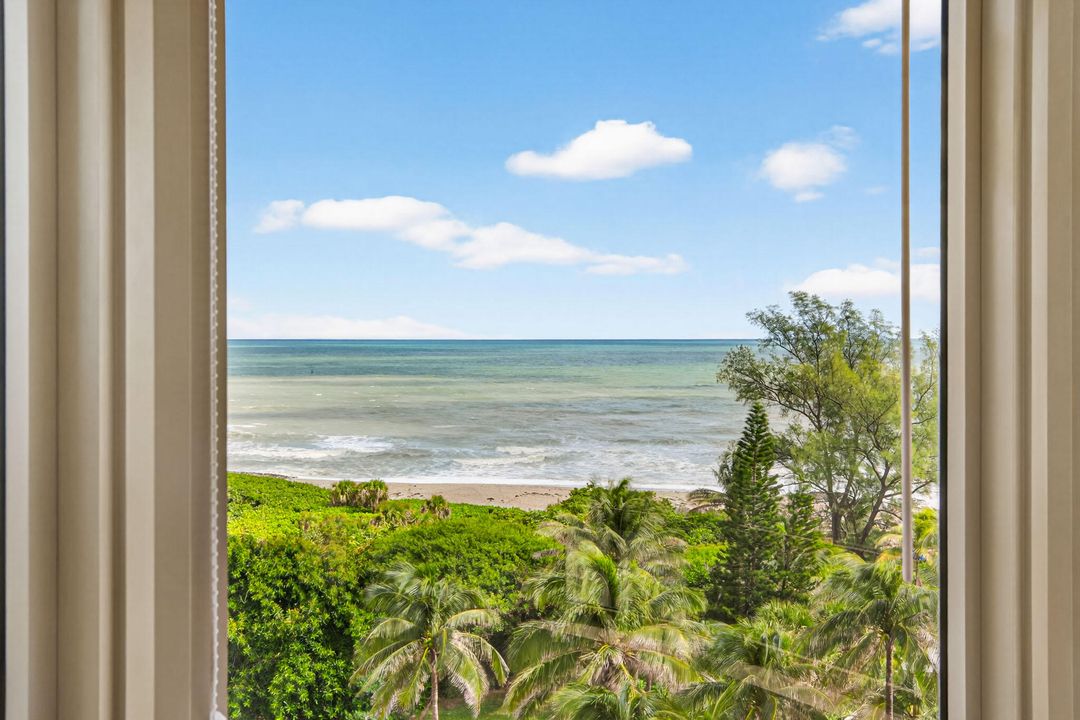 For Sale: $3,175,000 (3 beds, 3 baths, 4069 Square Feet)