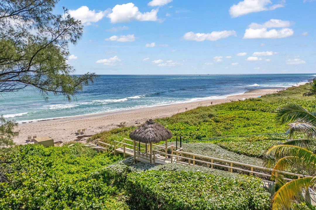 For Sale: $3,175,000 (3 beds, 3 baths, 4069 Square Feet)