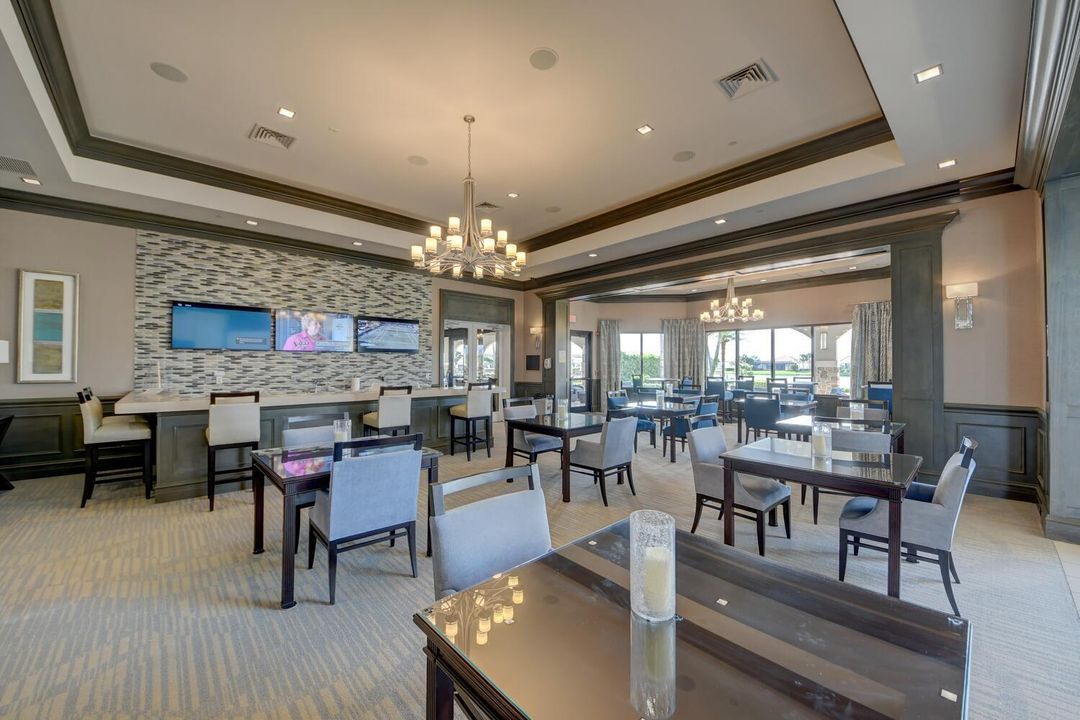 For Sale: $800,000 (3 beds, 3 baths, 2490 Square Feet)