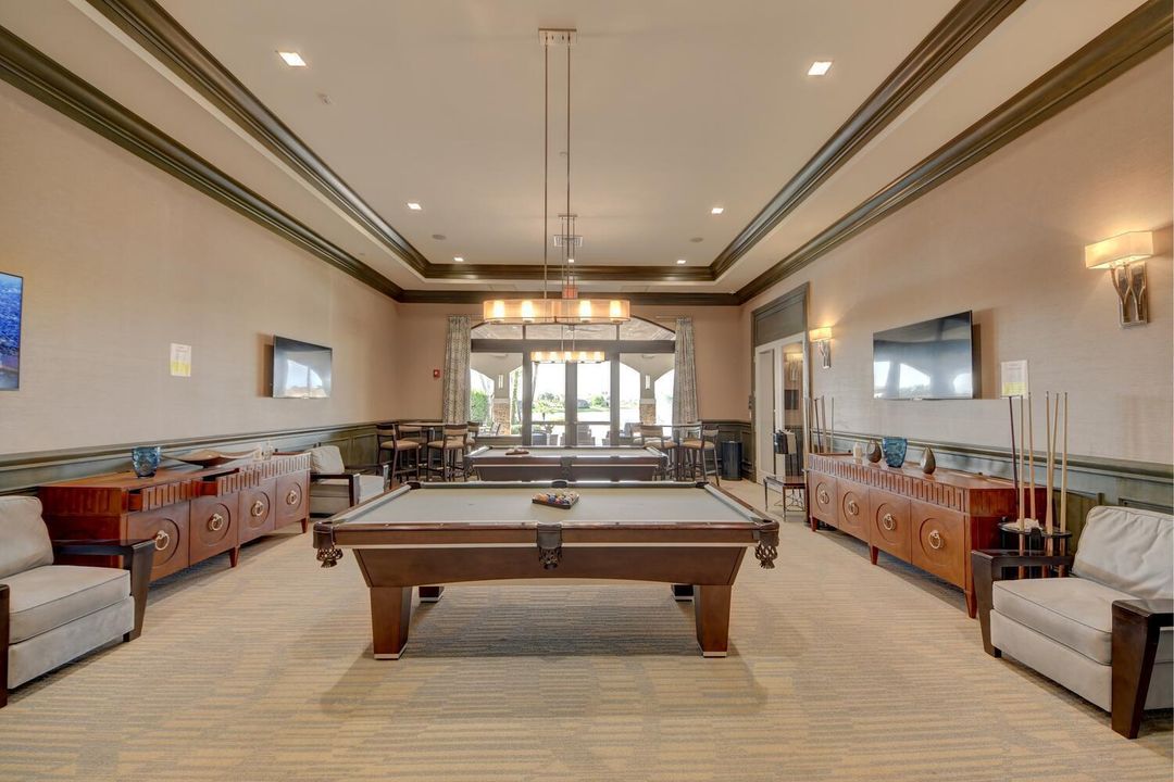 For Sale: $800,000 (3 beds, 3 baths, 2490 Square Feet)