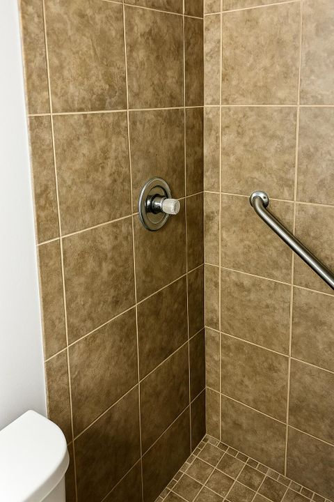 For Sale: $3,300 (0 beds, 0 baths, 1524 Square Feet)