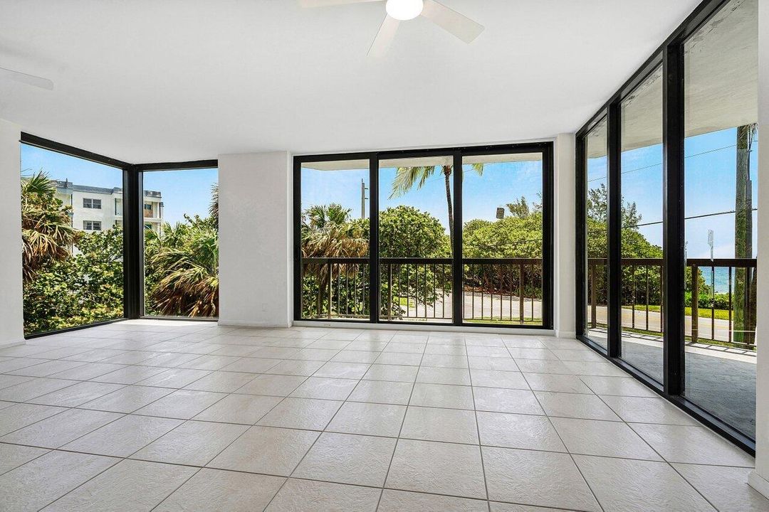 Active With Contract: $1,075,000 (3 beds, 3 baths, 2488 Square Feet)