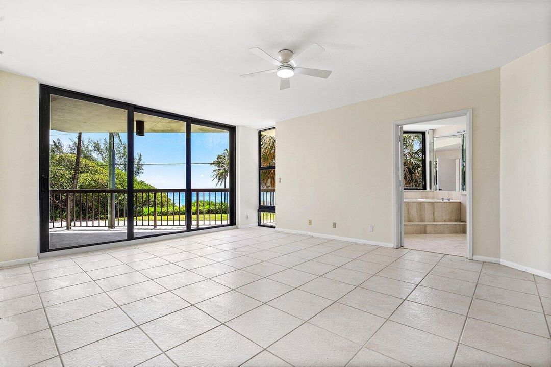 Active With Contract: $1,075,000 (3 beds, 3 baths, 2488 Square Feet)