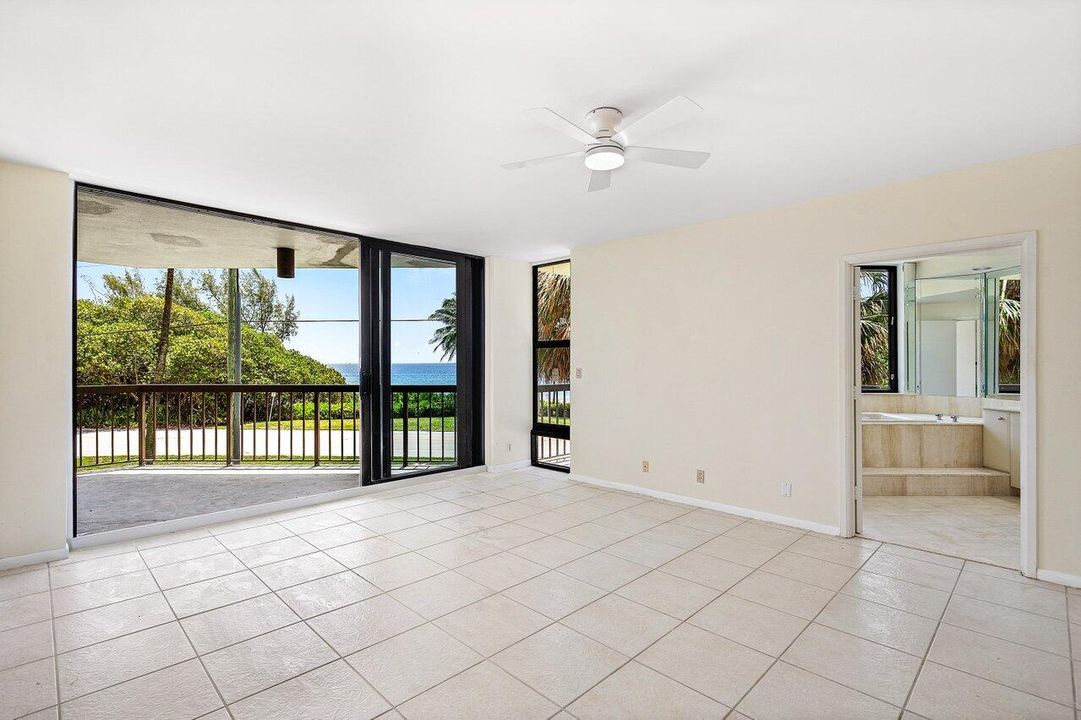 Active With Contract: $1,075,000 (3 beds, 3 baths, 2488 Square Feet)