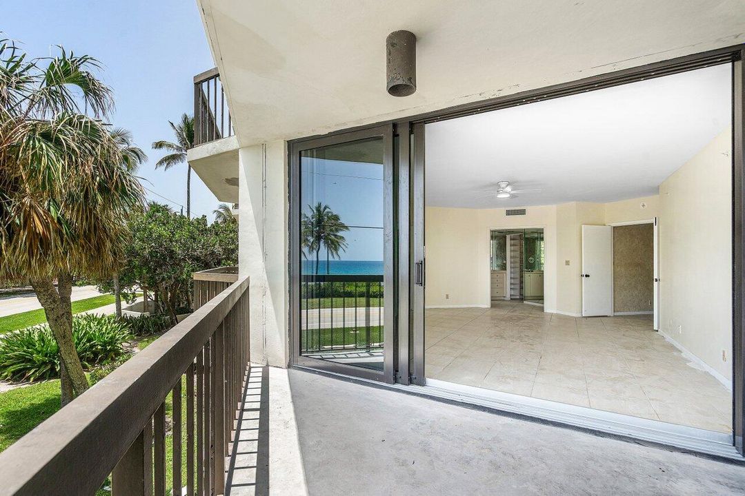 Active With Contract: $1,075,000 (3 beds, 3 baths, 2488 Square Feet)