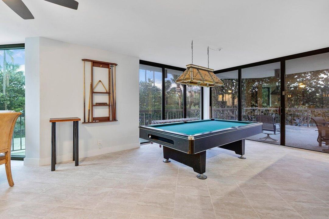 Active With Contract: $1,075,000 (3 beds, 3 baths, 2488 Square Feet)