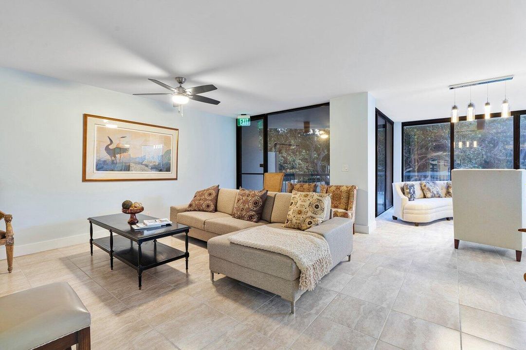 Active With Contract: $1,075,000 (3 beds, 3 baths, 2488 Square Feet)