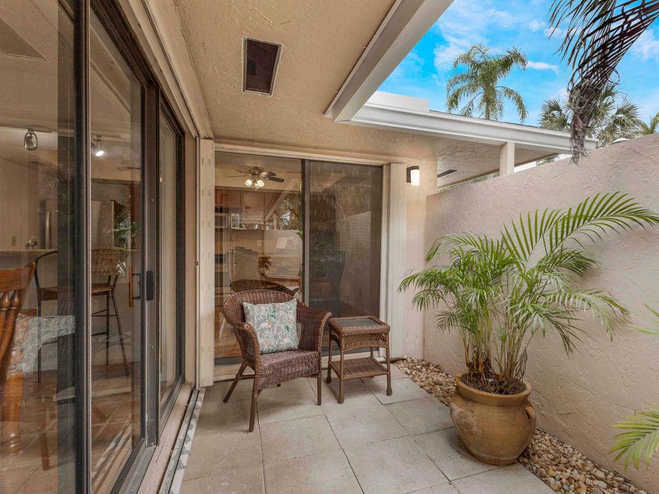 待售: $385,900 (2 贝兹, 2 浴室, 1581 平方英尺)