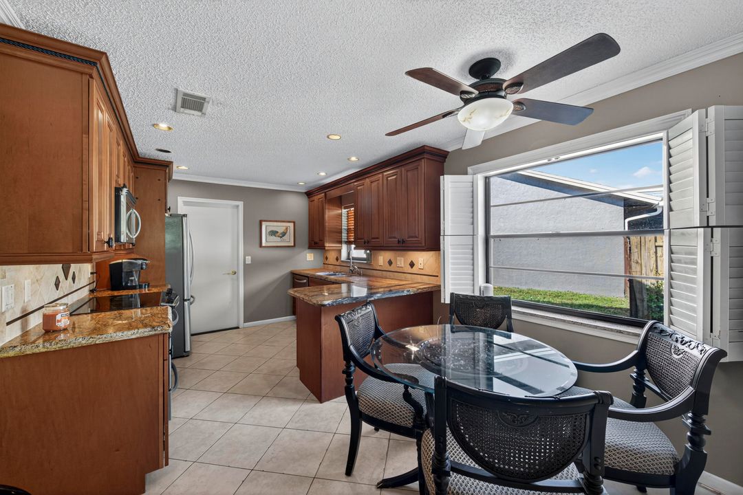 Под контрактом: $550,000 (3 спален, 2 ванн, 1927 Квадратных фут)