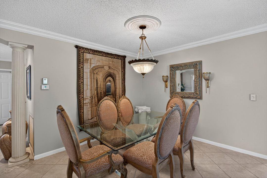 Под контрактом: $550,000 (3 спален, 2 ванн, 1927 Квадратных фут)