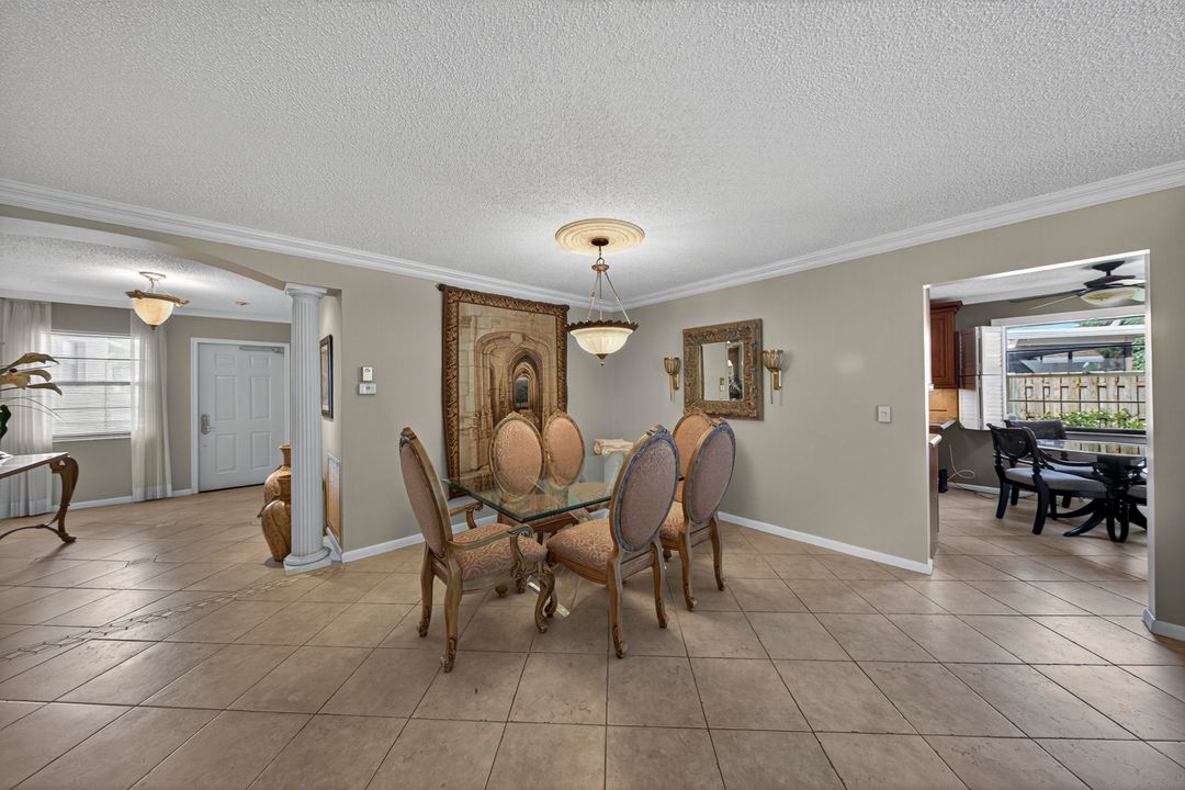 Под контрактом: $550,000 (3 спален, 2 ванн, 1927 Квадратных фут)