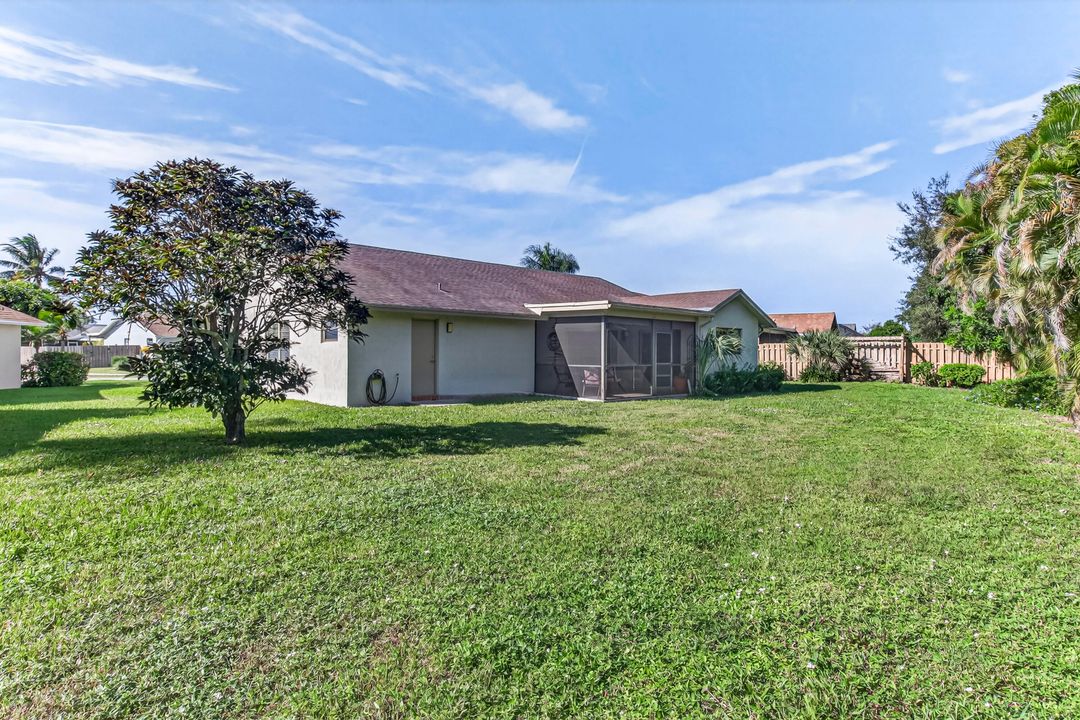 Под контрактом: $550,000 (3 спален, 2 ванн, 1927 Квадратных фут)