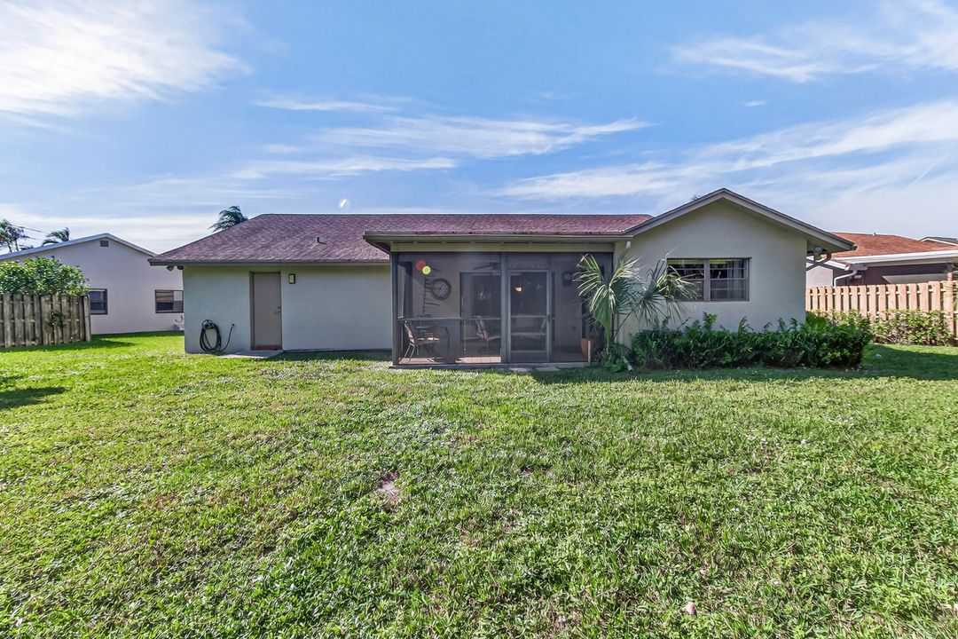 Под контрактом: $550,000 (3 спален, 2 ванн, 1927 Квадратных фут)