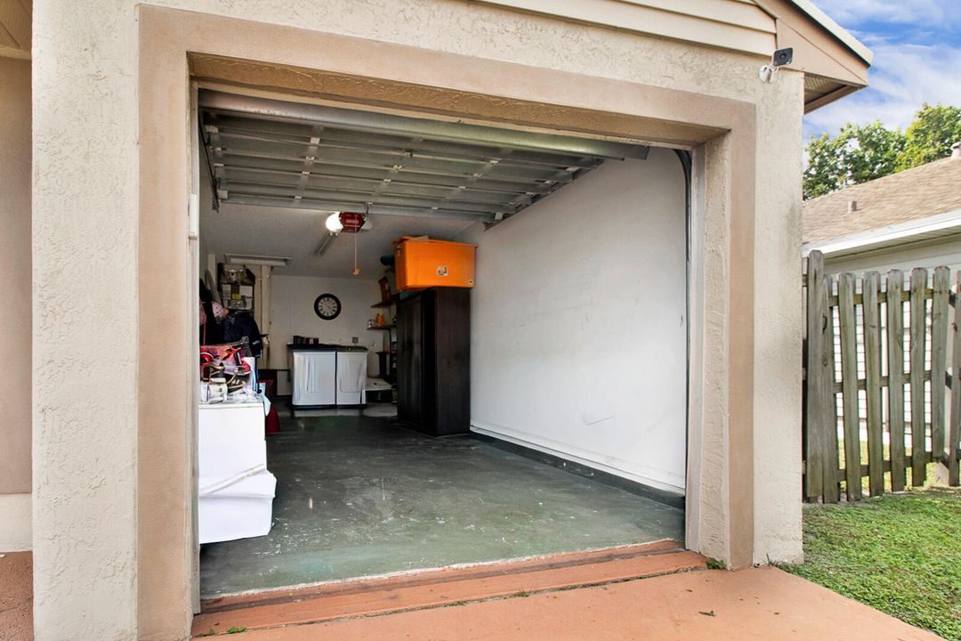 合同活跃: $414,900 (3 贝兹, 2 浴室, 1103 平方英尺)