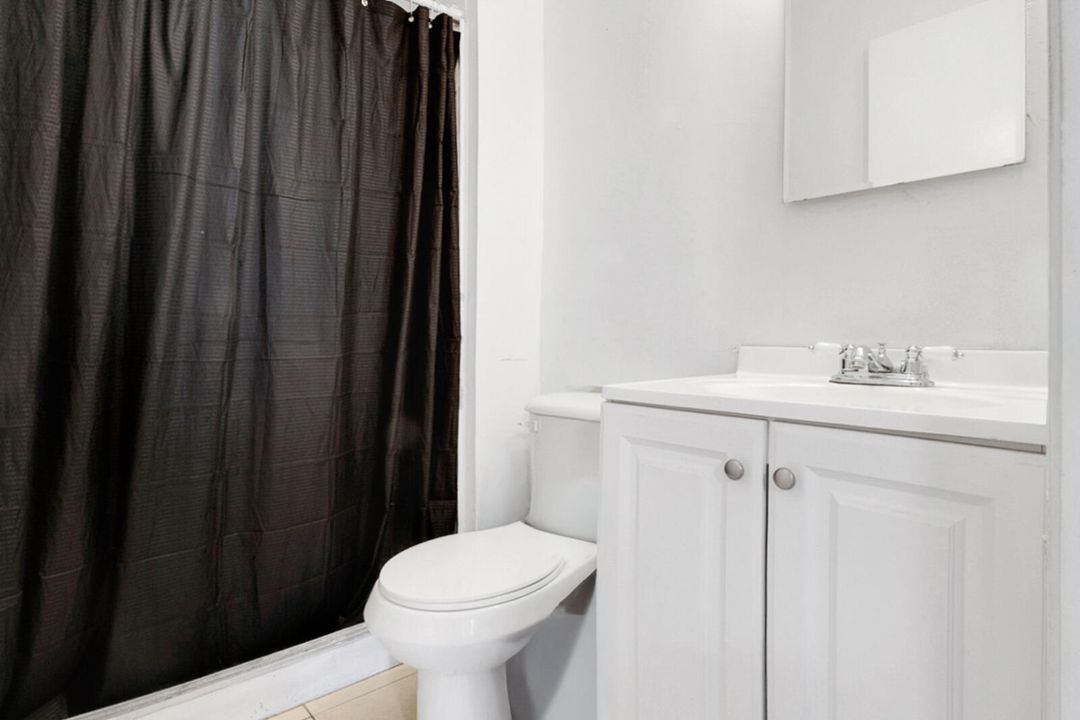 合同活跃: $414,900 (3 贝兹, 2 浴室, 1103 平方英尺)