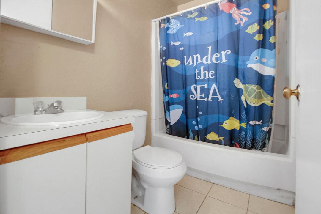 合同活跃: $414,900 (3 贝兹, 2 浴室, 1103 平方英尺)