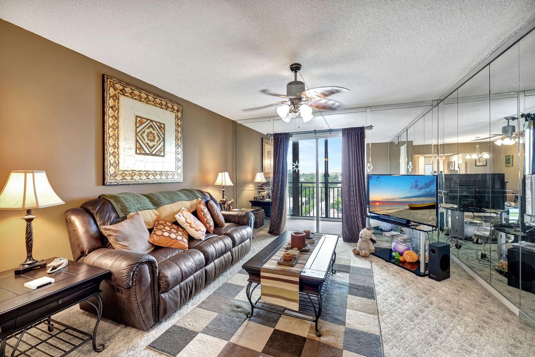 For Rent: $2,950 (2 beds, 2 baths, 1080 Square Feet)