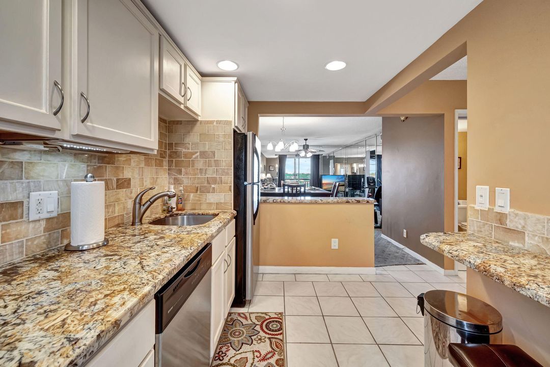 For Rent: $2,950 (2 beds, 2 baths, 1080 Square Feet)