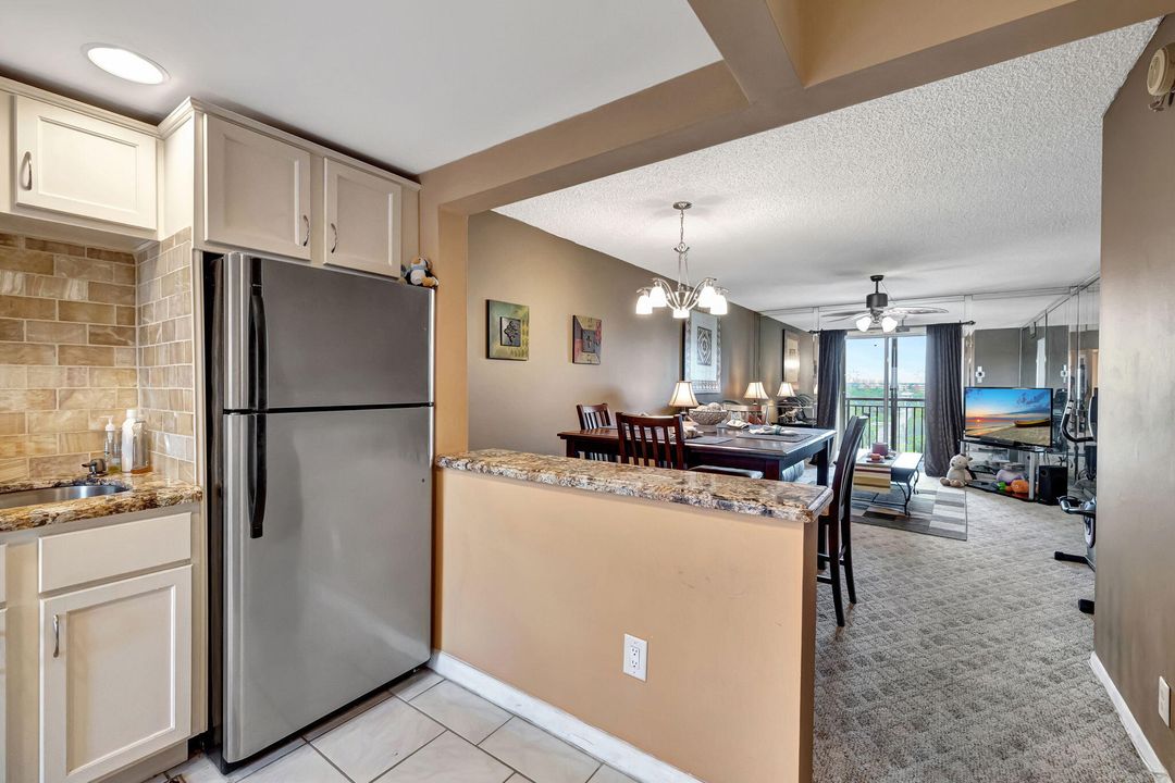 For Rent: $2,950 (2 beds, 2 baths, 1080 Square Feet)