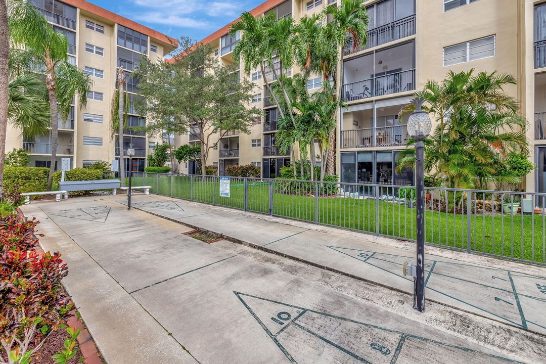 For Rent: $2,950 (2 beds, 2 baths, 1080 Square Feet)