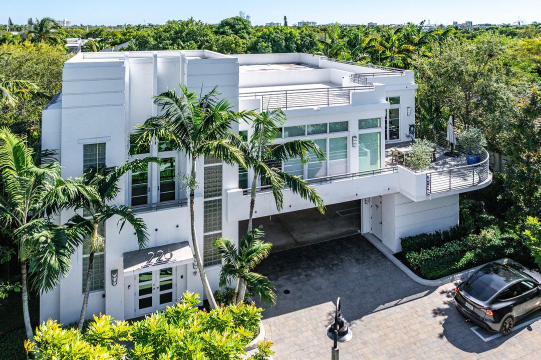 For Sale: $6,499,999 (0 beds, 0 baths, 6334 Square Feet)