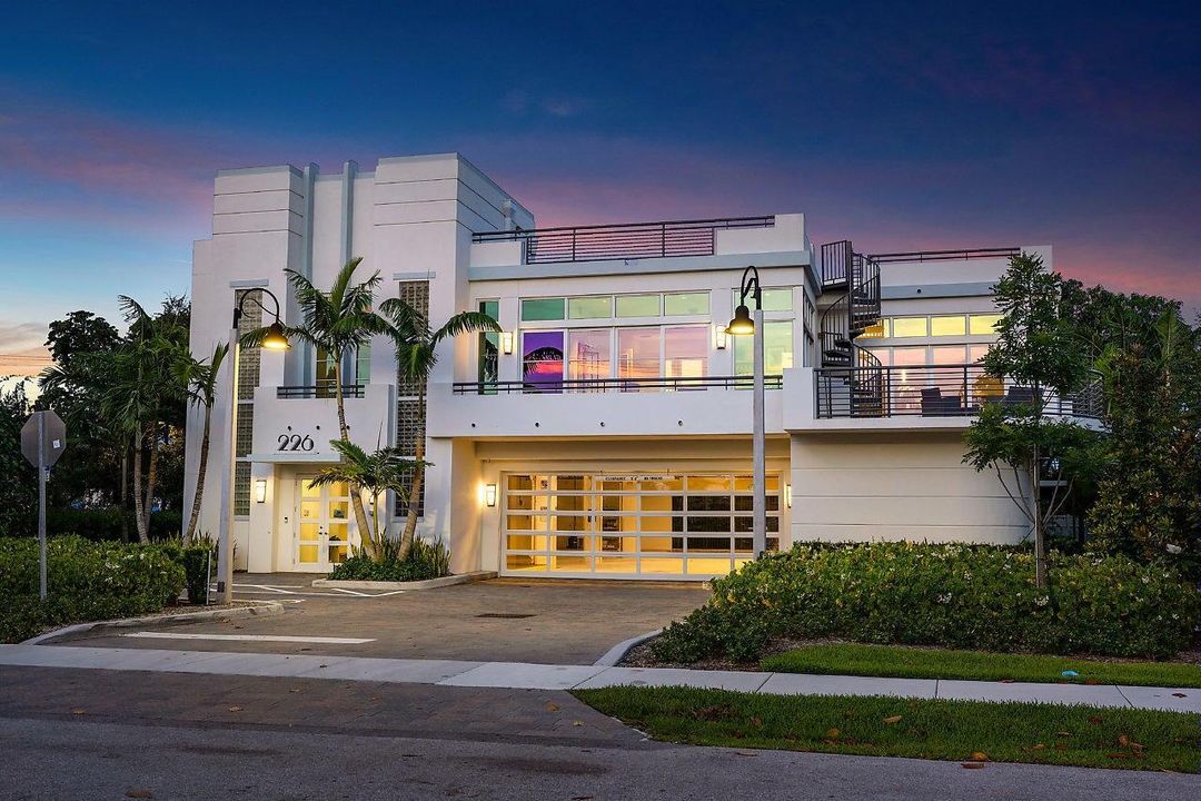 For Sale: $6,499,999 (0 beds, 0 baths, 6334 Square Feet)