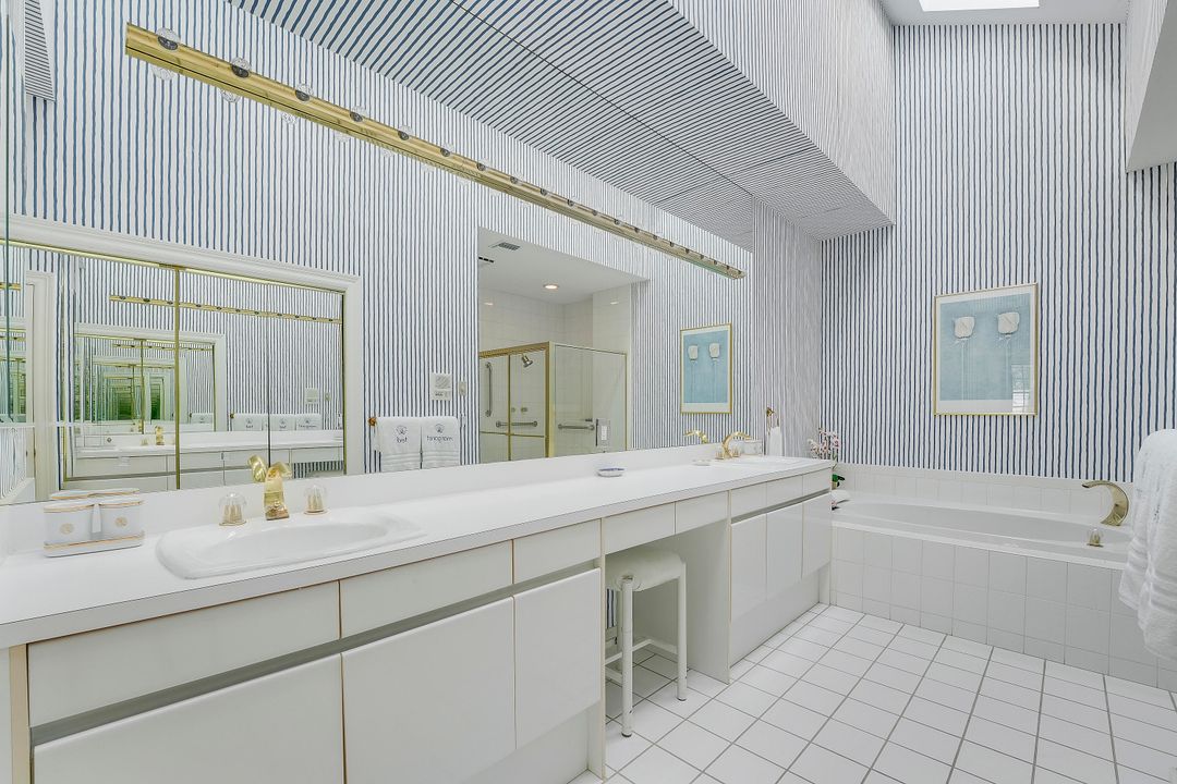 Activo con contrato: $1,995,000 (4 camas, 4 baños, 2732 Pies cuadrados)