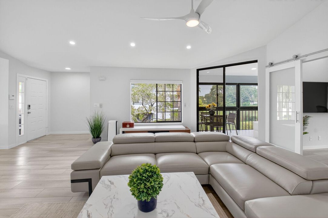 En Venta: $579,000 (2 camas, 2 baños, 1728 Pies cuadrados)