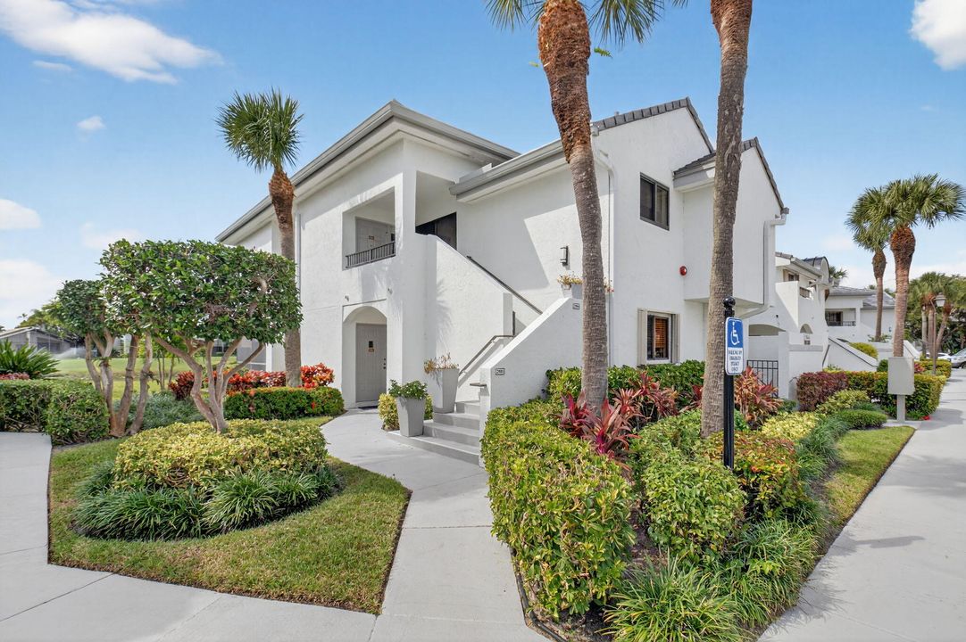 For Sale: $669,000 (2 beds, 2 baths, 1728 Square Feet)