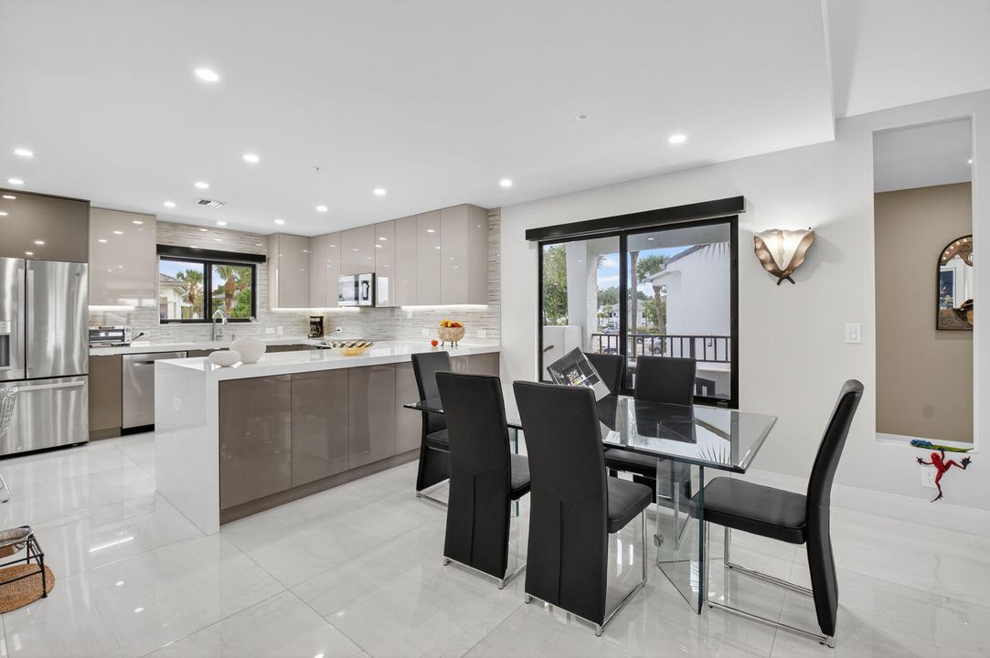 For Sale: $669,000 (2 beds, 2 baths, 1728 Square Feet)