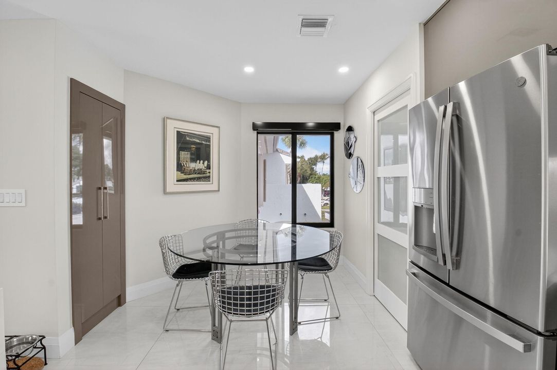 For Sale: $669,000 (2 beds, 2 baths, 1728 Square Feet)