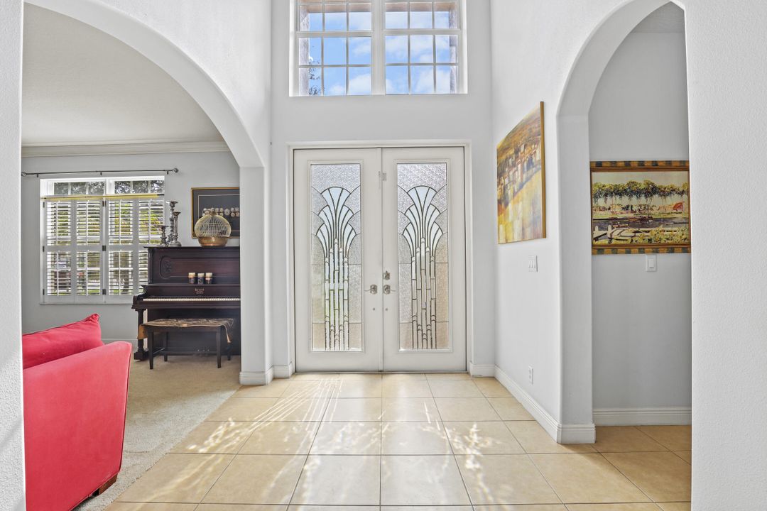 待售: $835,000 (6 贝兹, 4 浴室, 4363 平方英尺)